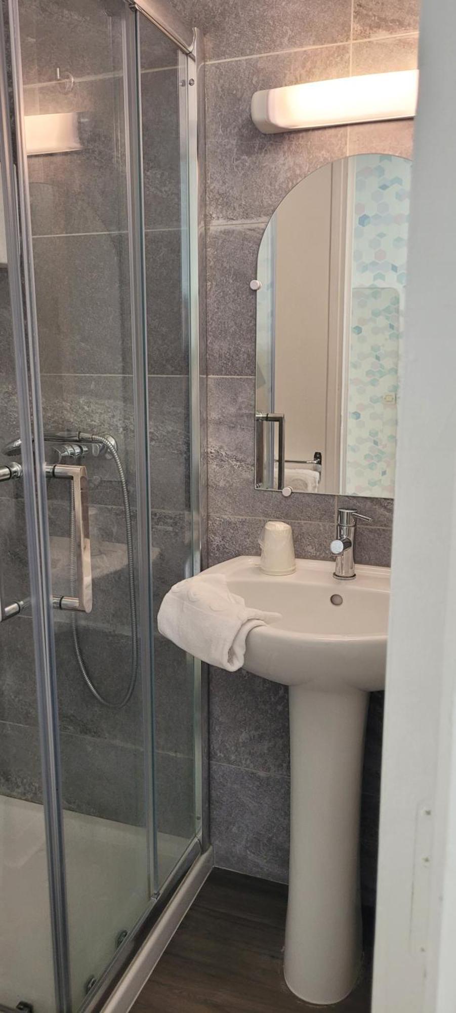 Hotel Central Anzac Амиен Екстериор снимка